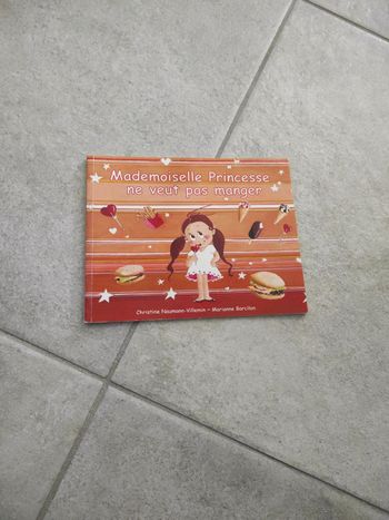Mademoiselle princesse ne veut pas manger.