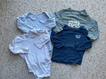 Lot bodie manches longues et T-shirt manches longues