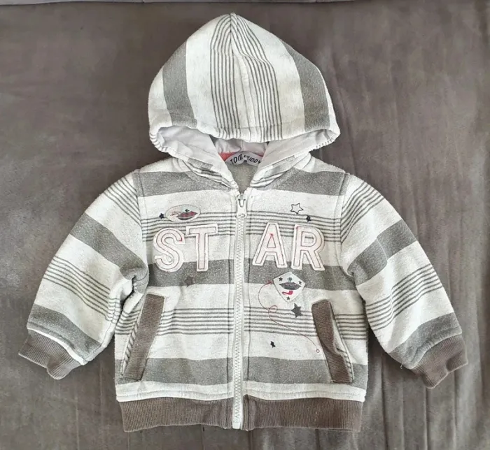 Veste à capuche 1 an