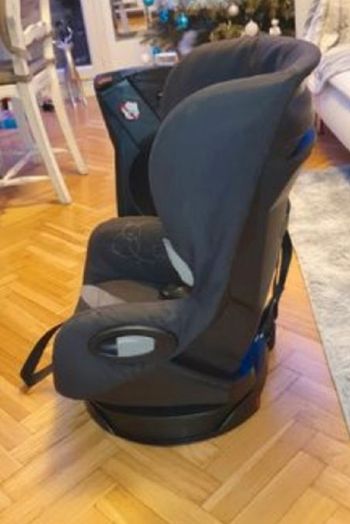 siège-auto Axissde Bébé Confort pivotant 180