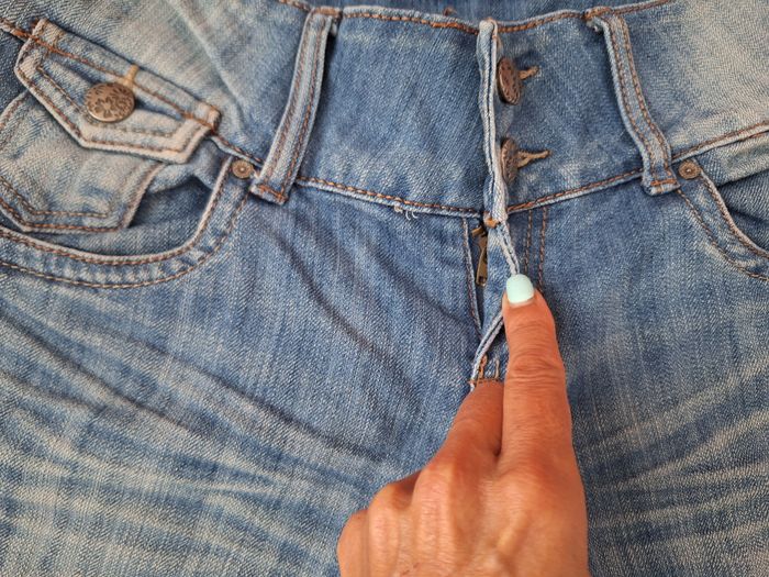 Pantacourt en Jeans comme neuf Taille 36/38 - photo numéro 4