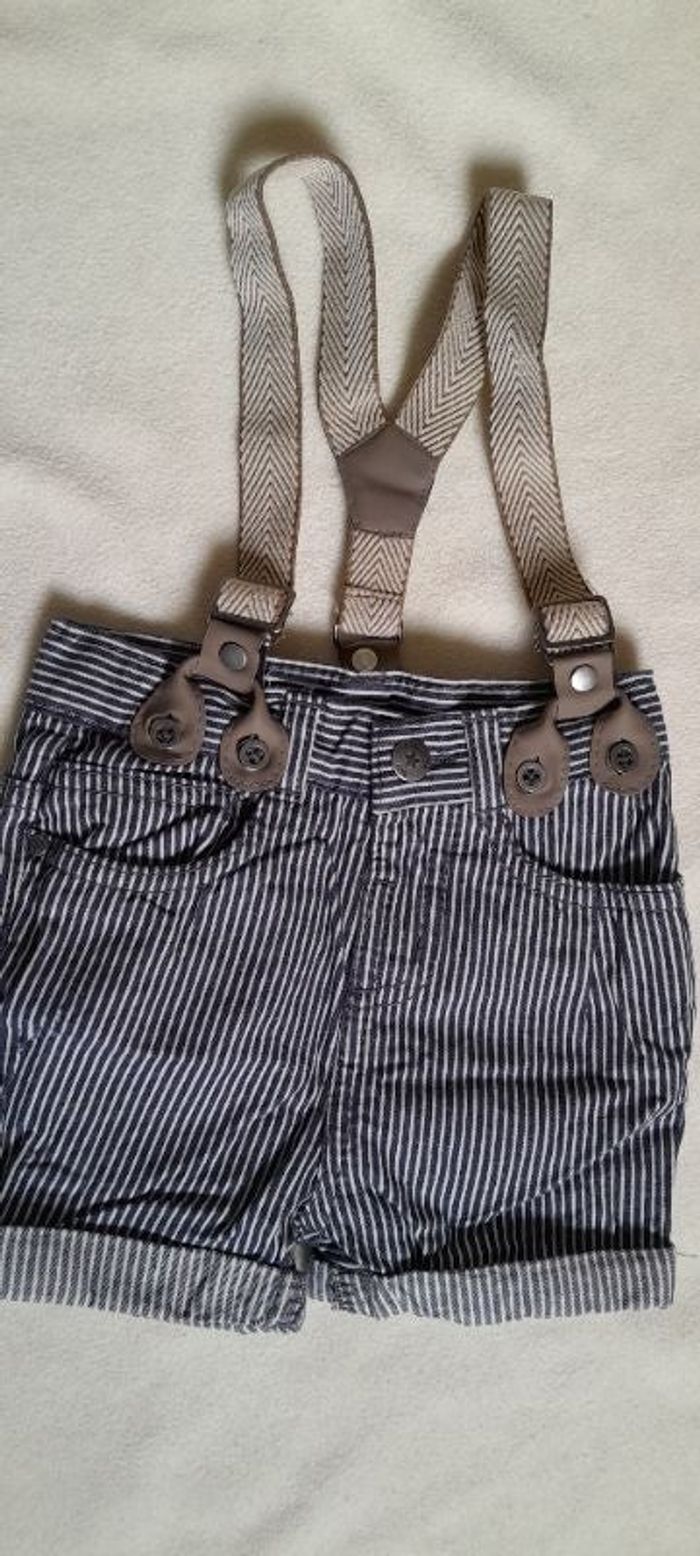 Salopette-short avec bretelles 9-12 mois