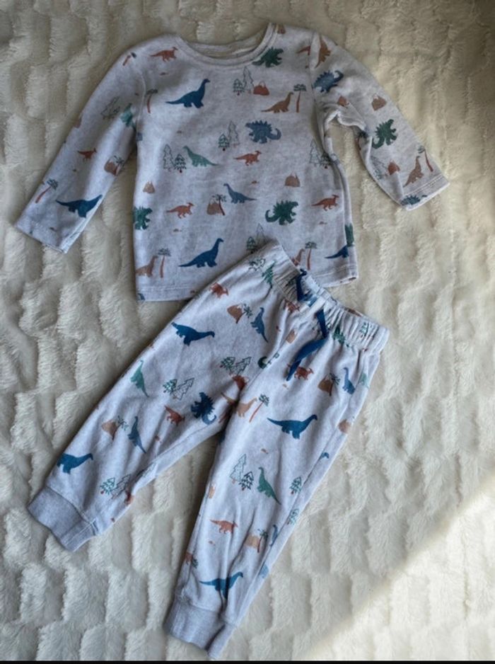 Pyjama velour tape a l’œil