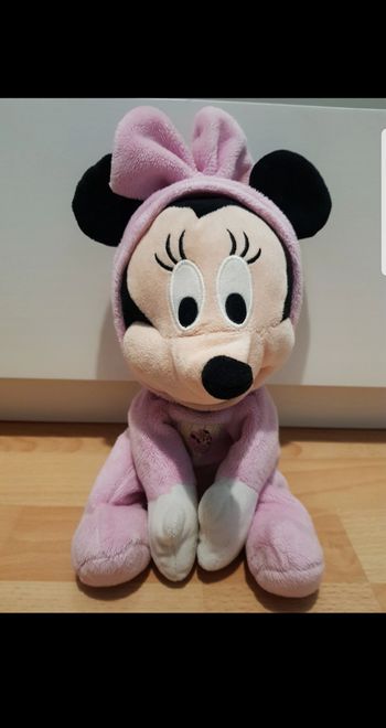 Peluche Disney : Minnie en pyjama