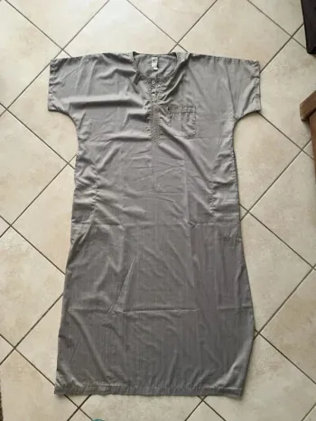 Abaya ( Robe de Prière ) - Kamis Homme Taille env M - M/L.