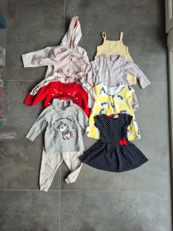 Lot de vêtements 18 mois fille