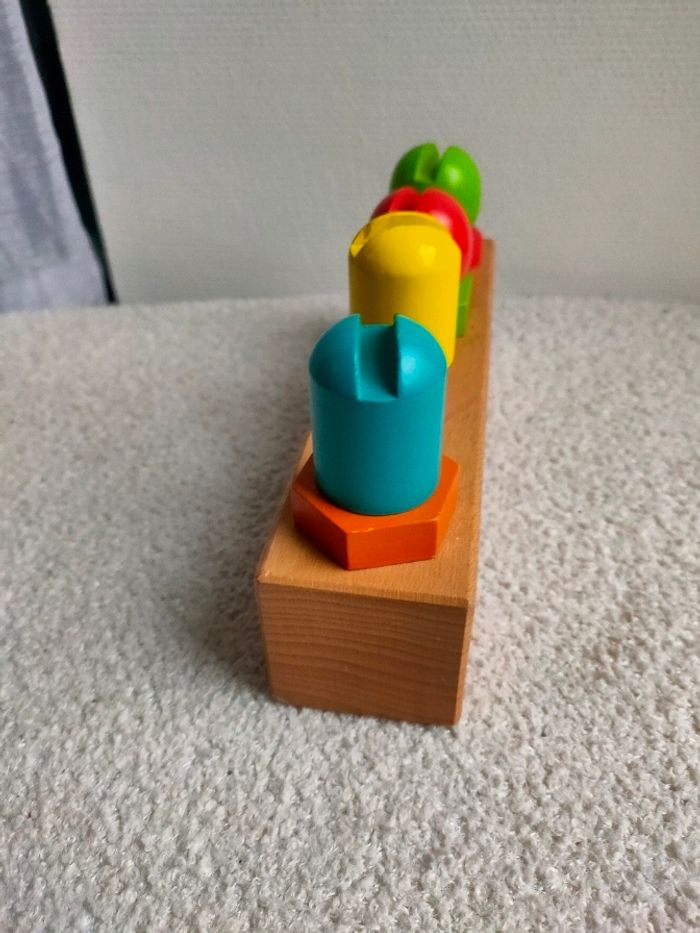 Activités vissage dévissage Montessori - photo numéro 4