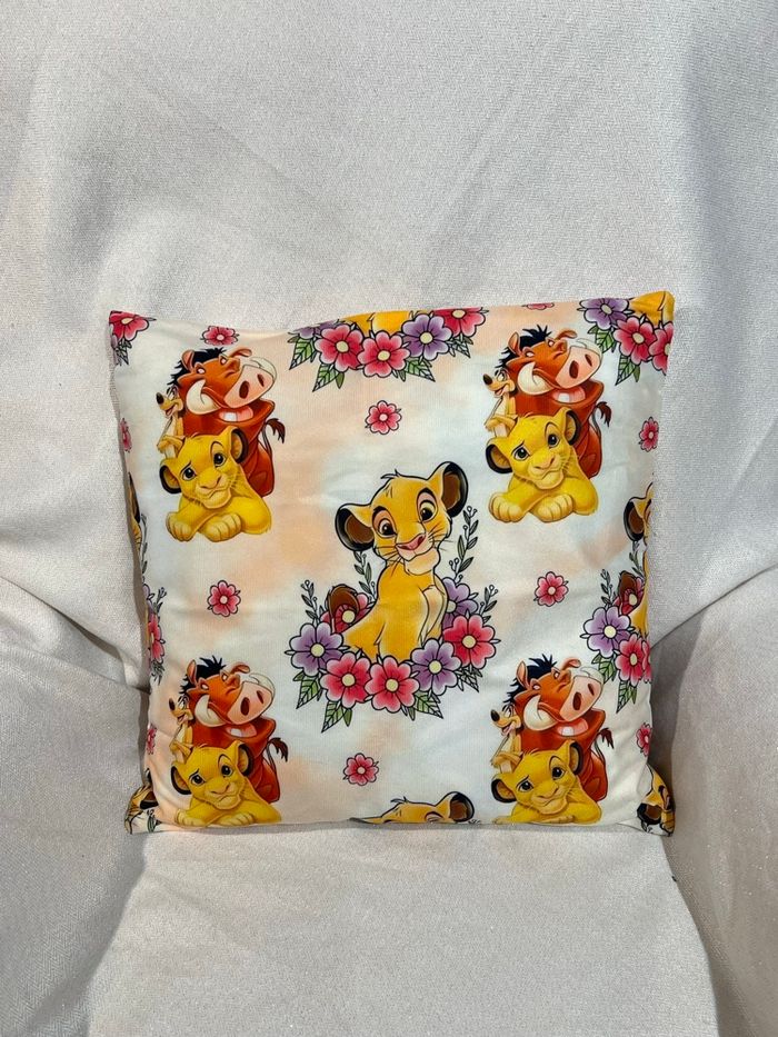 Coussin roi lion