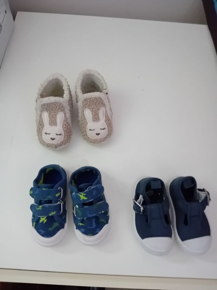 Lot de chaussure bébé taille 18