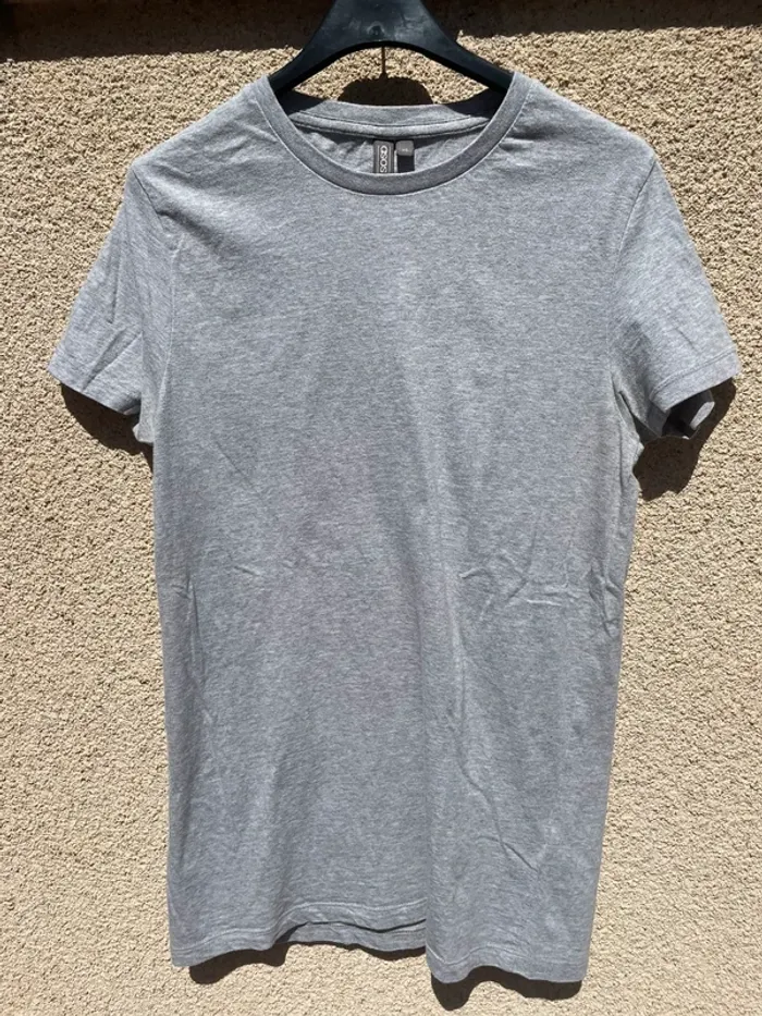 TEE shirt XS