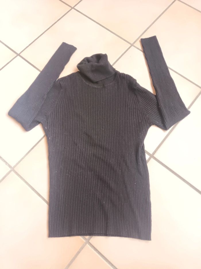Pull col roulé