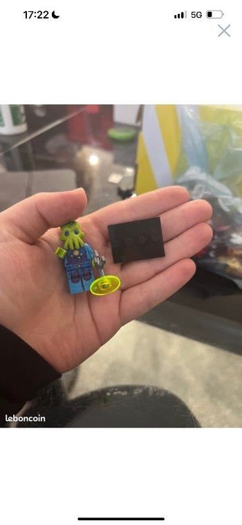 Lego minifigure le soldat extraterrestre