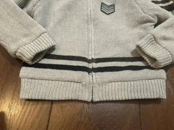 Magnifique Cardigan gilet à capuche chaud réversible garcon IKKS taille 3 ans - photo numéro 12