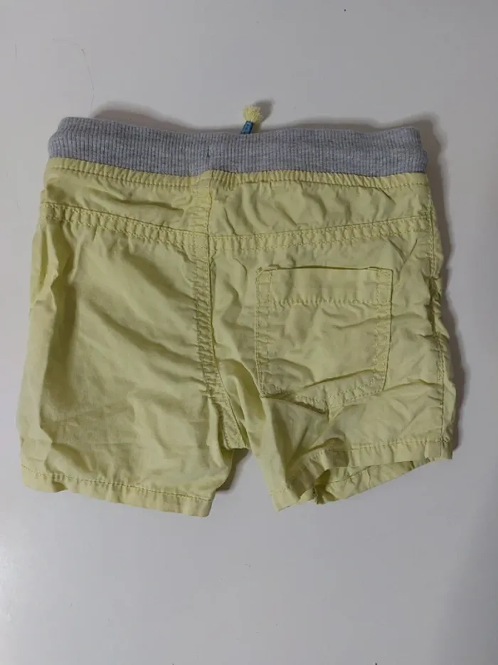 Short jaune et gris "Gémo" - photo numéro 2