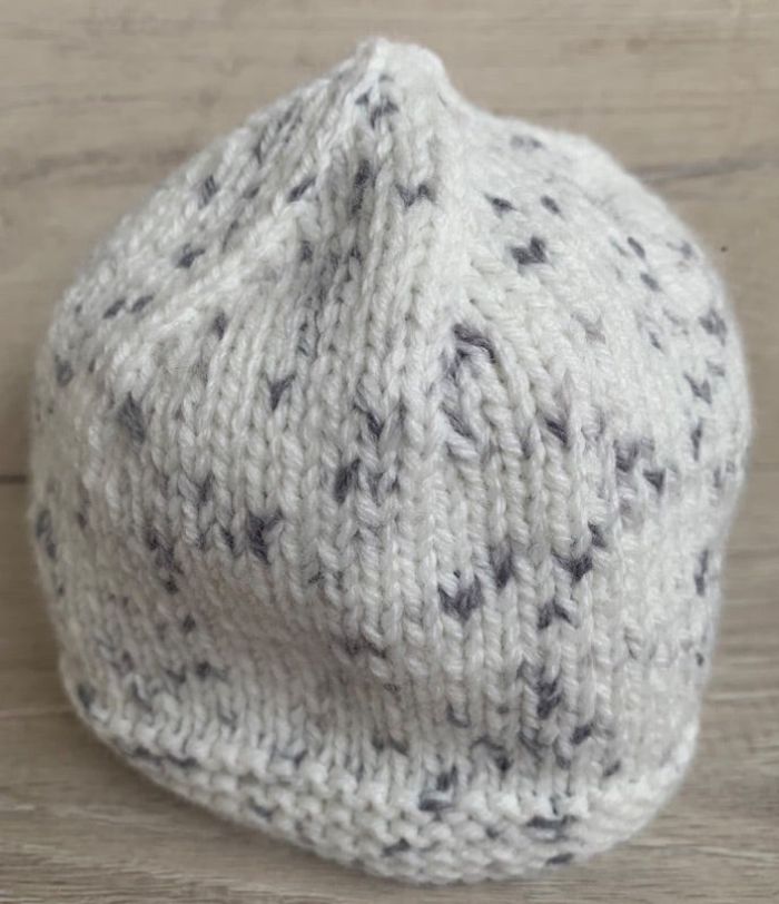 Bonnet au tricot 0-3 mois