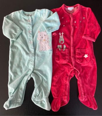 Lot 2 pyjamas velours chaud hiver pressions bébé fille 3 mois