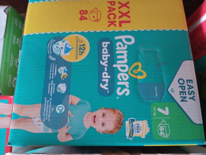 Couches Pampers grand format taille 7 - photo numéro 1