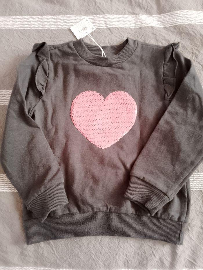 Sweat-shirt neuf 3ans