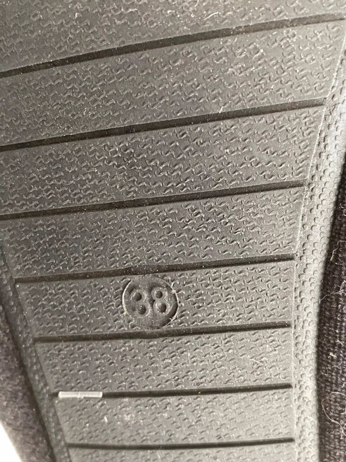 Chaussons Minnie taille 38 - photo numéro 2