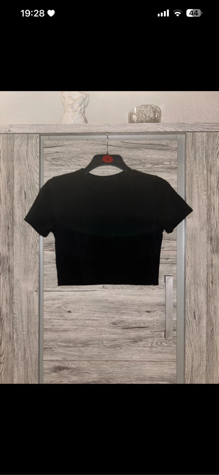 T-shirt noir – Taille unique – Neuf sans étiquette – Jamais porté