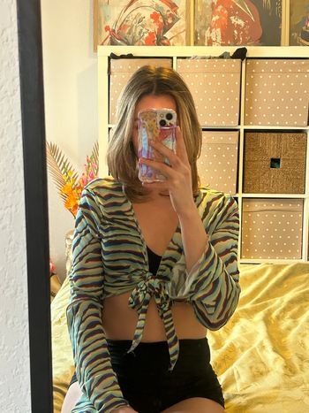 Haut manche longue noué devant coloré bershka taille S