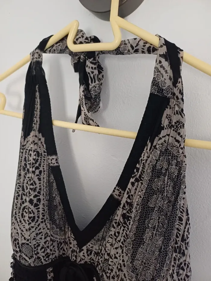 Robe dos nu - photo numéro 2