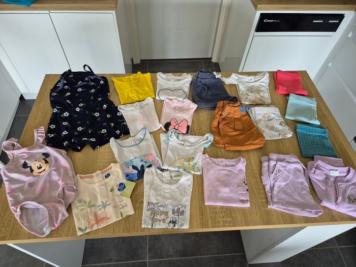 Lot vêtements fille 18 mois - photo numéro 1