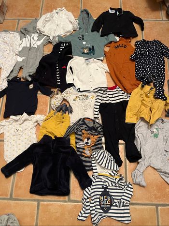 Lot d’habits hiver, taille six mois garçon