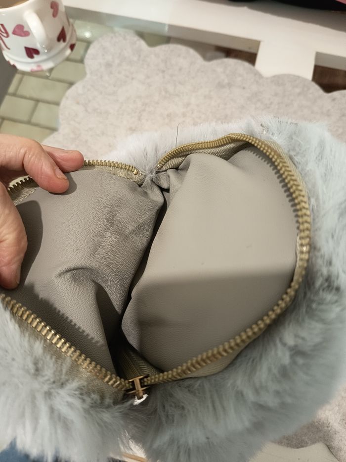 Sac lapin jamais utilisé - photo numéro 3