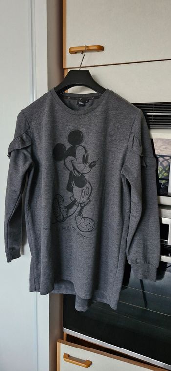 Vend sweath tunique Mickey grise et noir taille M