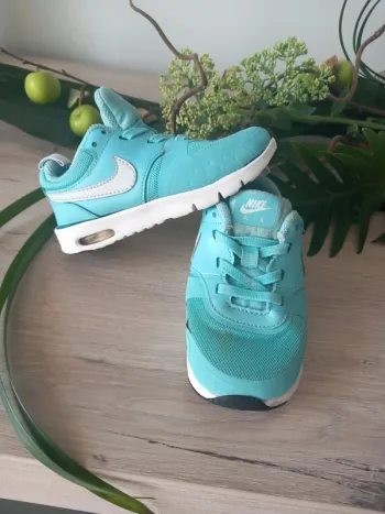 Baskets nike Pointure 25