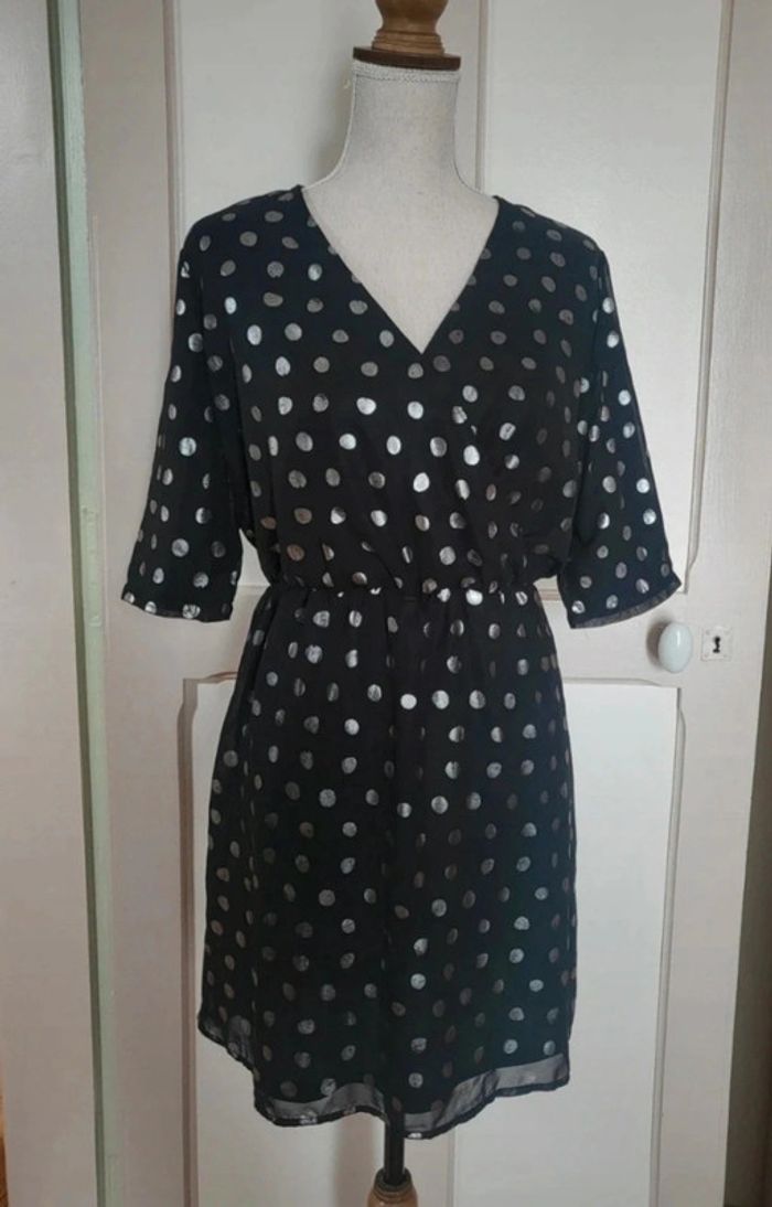 Robe à pois argentés