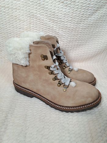 Bottines en cuir synthétique avec moumoute et lacets argentés - Taille 41