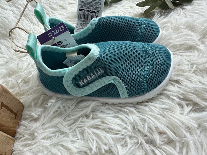 Paire de chaussures aquatiques décathlon taille 22-23 - photo numéro 3