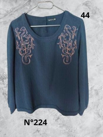 N°224 Pull bleu marine T44. Bréal.