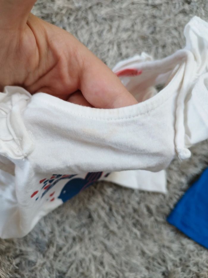 Lot de deux t-shirt bébé fille taille 6 mois été manches courtes - photo numéro 4