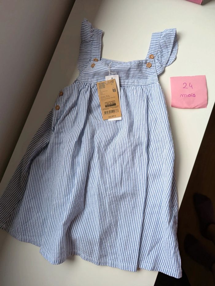 Jolie robe à rayures 24 mois + bloomer