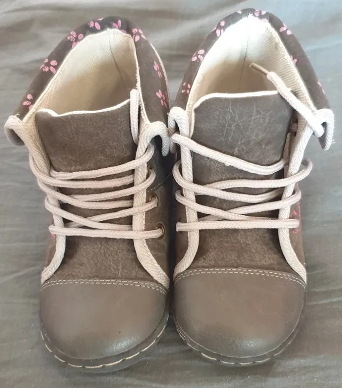 Chaussures T25 - photo numéro 2