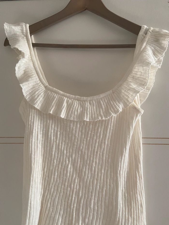 Top en maille blanc crème mango à volants - photo numéro 4