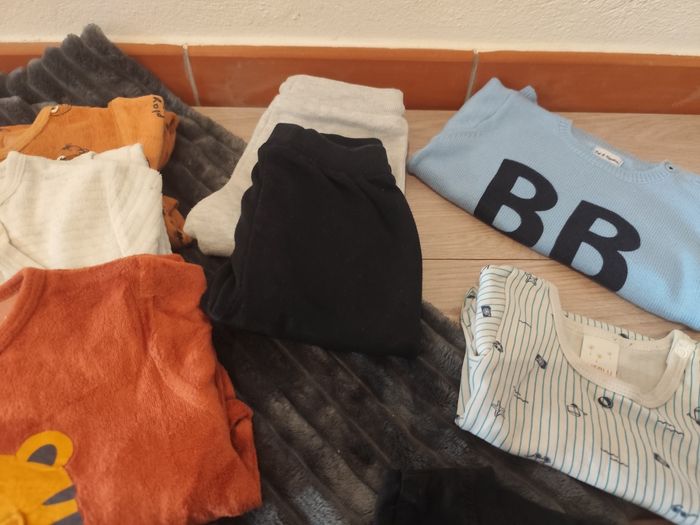 Lot de 10 pièces vêtements 12 mois - photo numéro 4