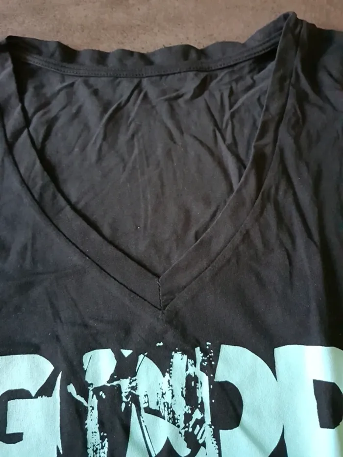 Tee-shirt noir S neuf à saisir - photo numéro 2