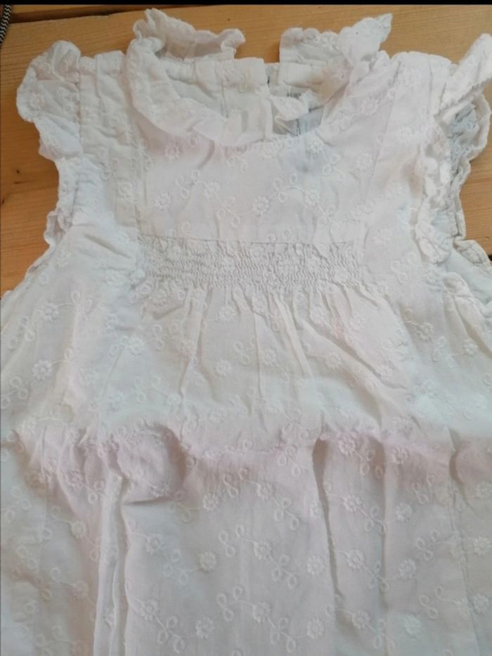 Barboteuse en coton brodé neuve 9mois - photo numéro 3
