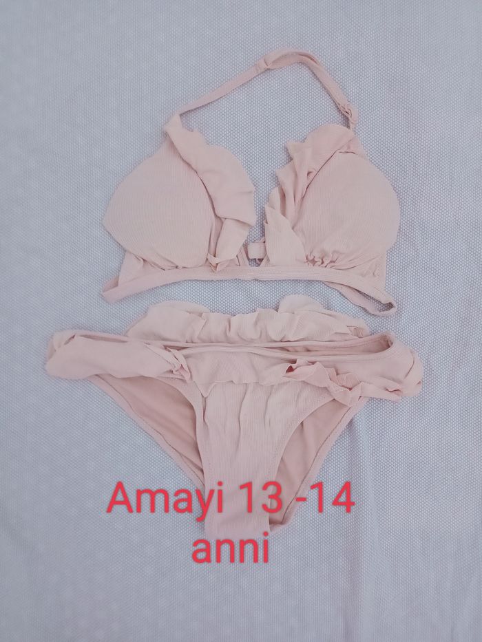 Bikini Amayi 14 anni