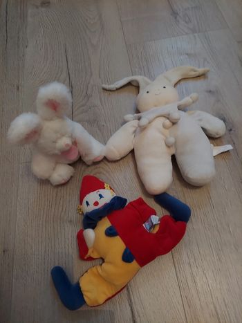 3 peluches à grelot tbe