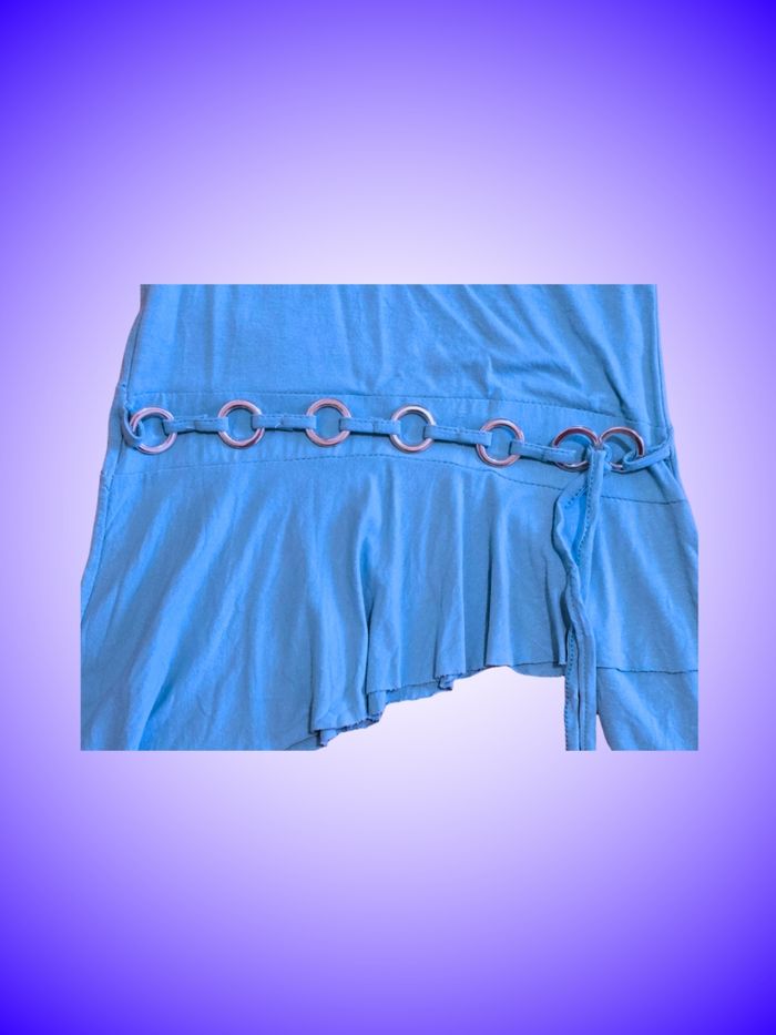 Top Cache-cœur Sans Manches – Décolleté V – Chaîne Métallique Amovible – Bleu Ciel / Turquoise – Taille 40 L – Très Bon État - photo numéro 4