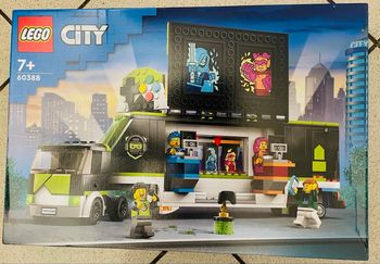 Lego City 60388 Le Camion de Tournois de Jeux Vidéo