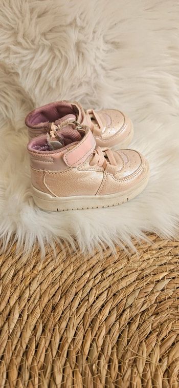 Paire de basket montante taille 19