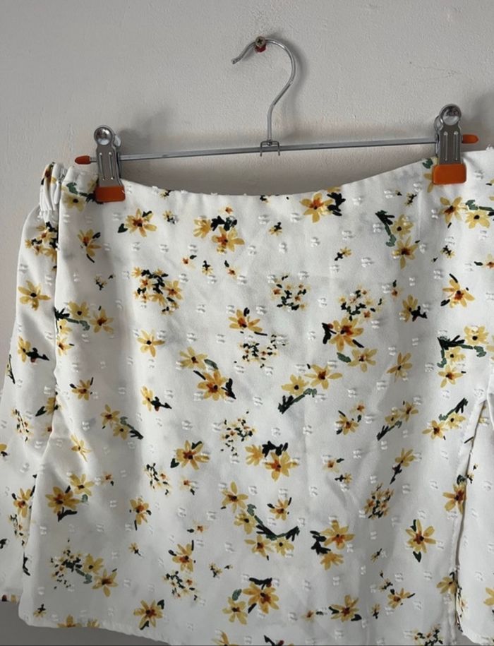 Jupe short d’été blanc à fleurs - photo numéro 2