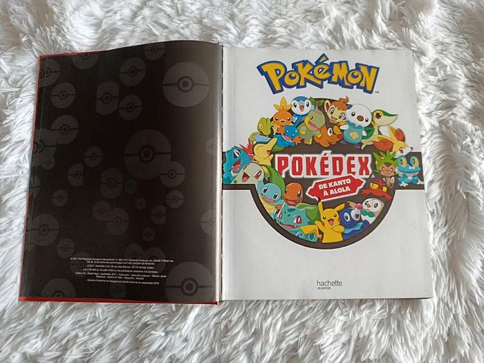 Livre Pokémon : Pokédex de Kanto à Alola _ Hachette Jeunesse - photo numéro 4