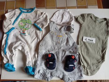 Vêtements Bébé 1 mois Lot N° 291